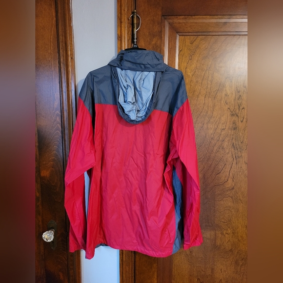 Columbia Windbreaker (Grey and Red) - Picture 2 of 3